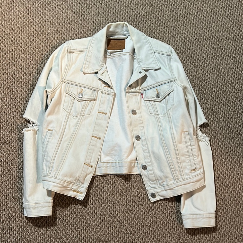 Levi’s 90s Trucker Jacket with Distressed Elbows